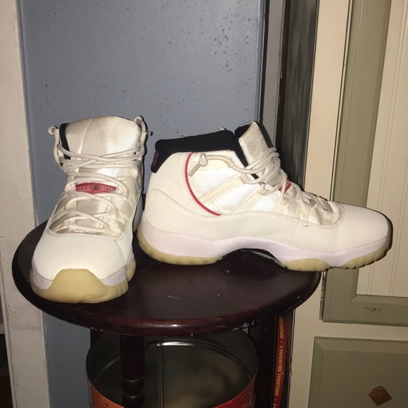 Jordan 11 retro platinum tint